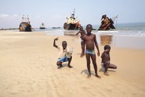 6: Kids in Praia de Santiago