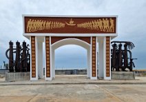 17: Gate of no return in memory of slaves, Oudah