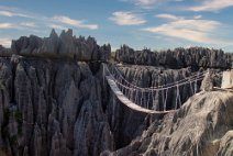 23: Big Tsingy bridge (Bemaraha N.P.)