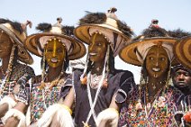 15: At Gerewol Festival .......