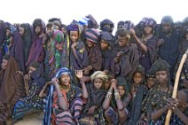 24: Bororo women looking the Gerewol festival
