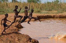 22: Djerma boys taking a dip in Dosso