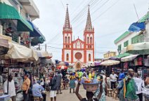 16: Central market in Lomé